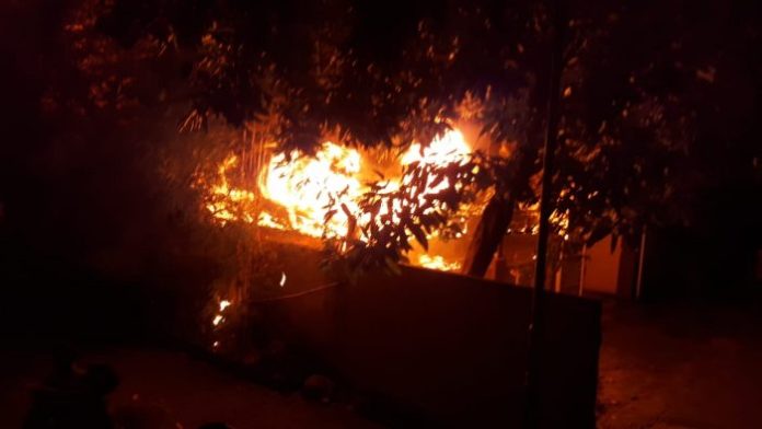 Dua Rumah Dilalap Si Jago Merah, Seluruh Harta Benda Korban Ludes Terbakar
