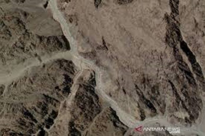 Sebuah foto satelit diambil di atas Lembah Galwan di Ladakh, India, bagian yang diperebutkan oleh China, Selasa (16/6/2020), dalam foto yang disediakan oleh Planet Labs Inc. Foto diambil tanggal 16 Juni 2020. (PLANET LAB INC/via REUTERS/foc/cfo)