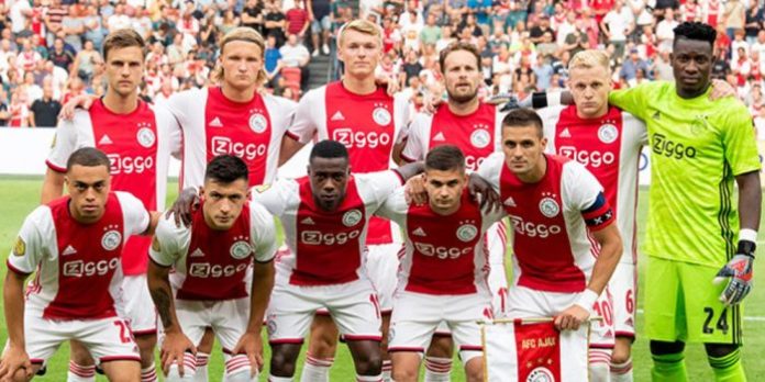 PSV Terpeleset, Ajax Kokoh di Puncak