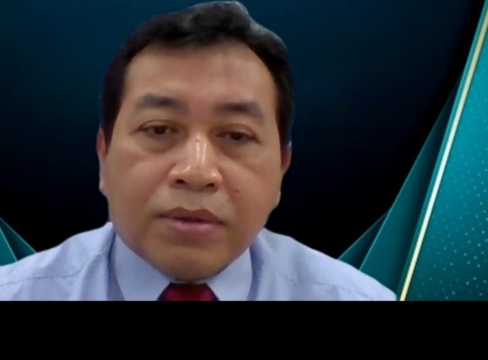 Kepala OJK Regional 5 Sumbagut, Yusup Ansori saat memaparkan pertumbuhan perbankan di Sumut. (f:mistar/anita)