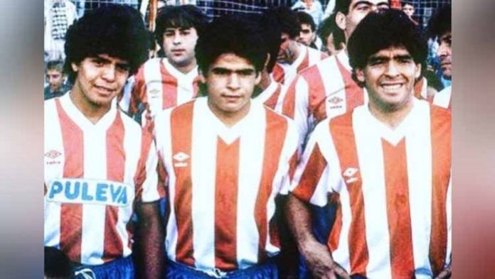 Maradona bersaudara di Granada tahun 1987.(indosport)