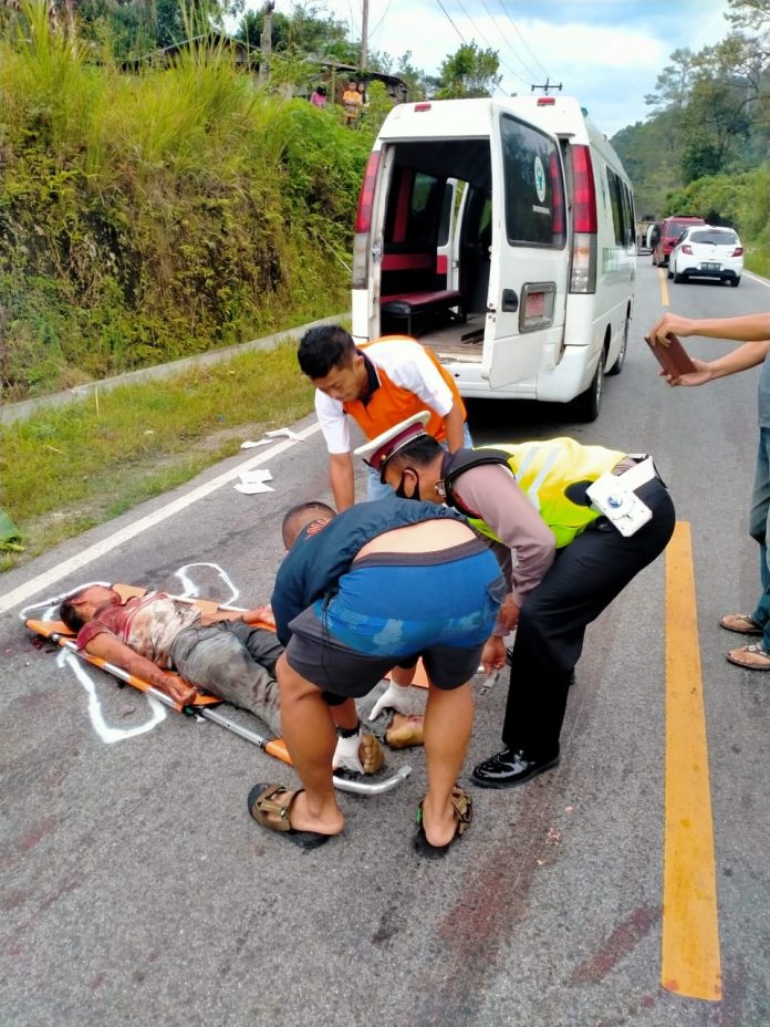 Jasad Mr-x yang diduga korban tabrak lari di Jalan Sibolga. (f;Mistar/ist)