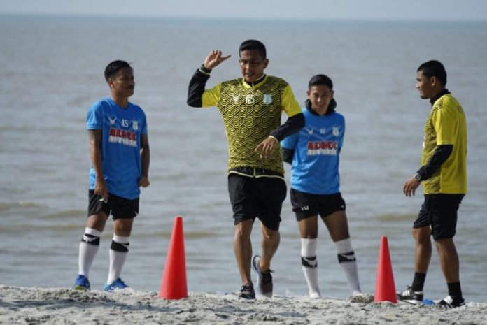 Para Punggawa PSMS Mulai Berlatih Fisik di Pantai