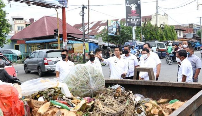 Tinjau TPSS, Wali Kota Siantar: Jangan Tunggu Sampah Menumpuk Baru Diangkut