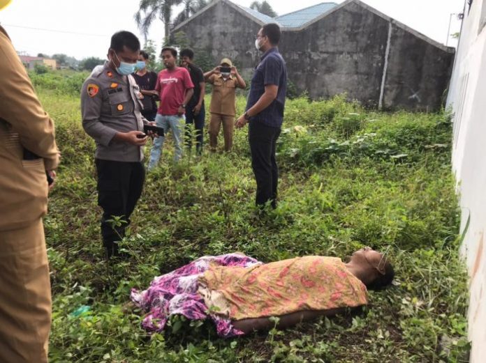 Mayat Lelaki Tanpa Busana Diduga Korban Pembunuhan Dibuang di Tanah Kosong Tanjung Selamat Medan