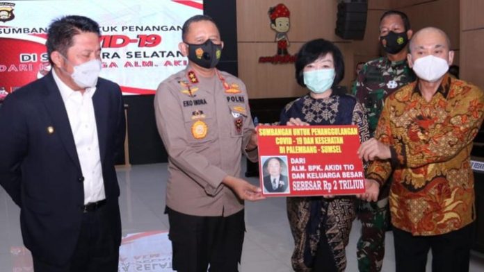 Keluarga pengusaha asal Aceh, Akidi Tio, memberi dana hibah Rp 2 triliun untuk penanganan Covid-19 di Sumsel. (dok Istimewa)