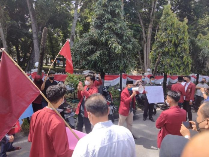 Demo IMM Warnai Kunker Gubsu di Asahan, Sampaikan Kritik Soal Pendidikan di Masa Pandemi