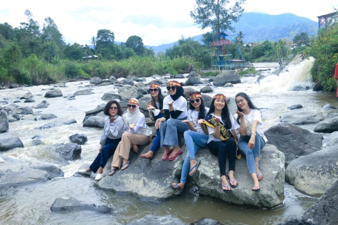 5 Putri Otonomi Daerah Masuk Sungai Situmandi, Saksikan Jeram Indah