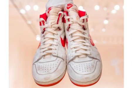 Tembus Rekor Lelang, Sepatu Kets Michael Jordan Terjual Rp21 Miliar