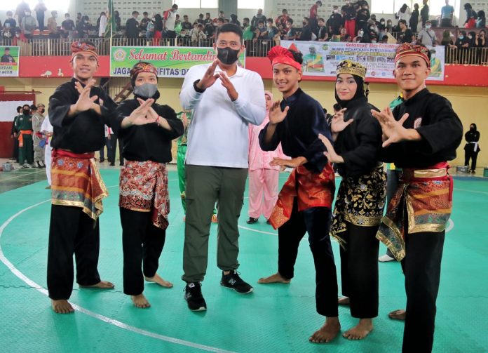 Bobby Berjanji Akan Melengkapi Fasilitas Olahraga di Medan
