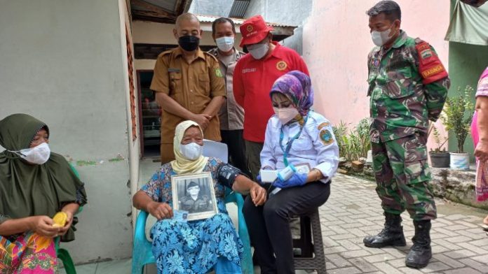 BIN Sumut Vaksin Istri Veteran dan Pelajar di Medan