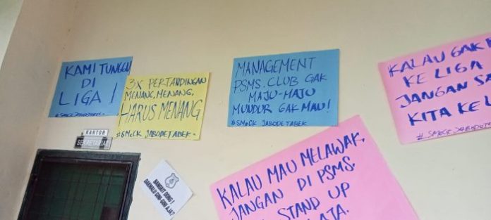 Markas PSMS Medan Ditempeli Poster Kritikan oleh Pendukung