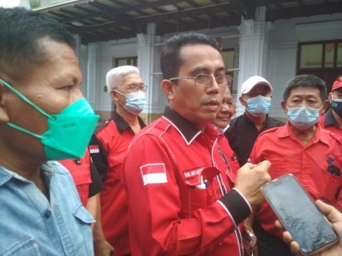 Puluhan Kader PDIP Geruduk Pengadilan Negeri Medan
