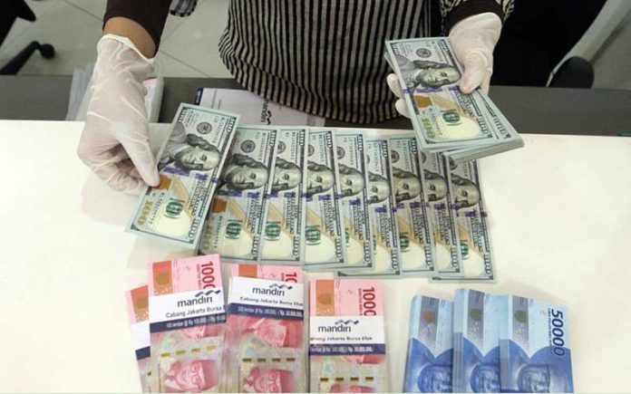 Awal Pekan, Dolar AS Menguat ke Rp14.251