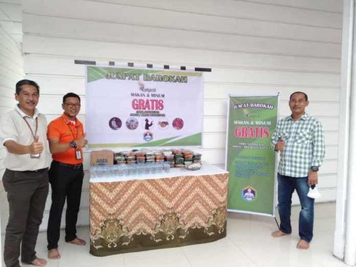 Karyawan PTPN2 Tanjung Morawa Berbagi Makanan Setiap Hari Jumat