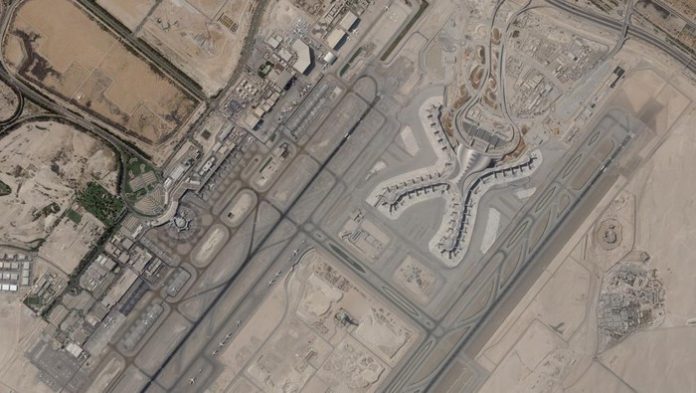 Ilustrasi, Citra satelit Bandara Internasional Abu Dhabi di Uni Emirat Arab (f:detik/mistar)