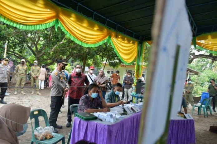Bupati Sergai dan Kapolres Tinjau Pelaksanaan Pilkades di Tiga Kecamatan