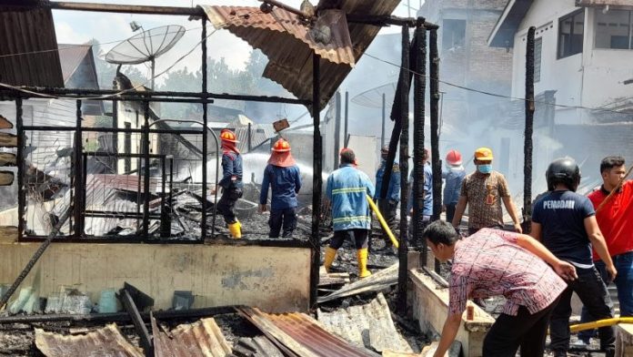Dua Unit Rumah Semi Permanen Terbakar di Simalungun