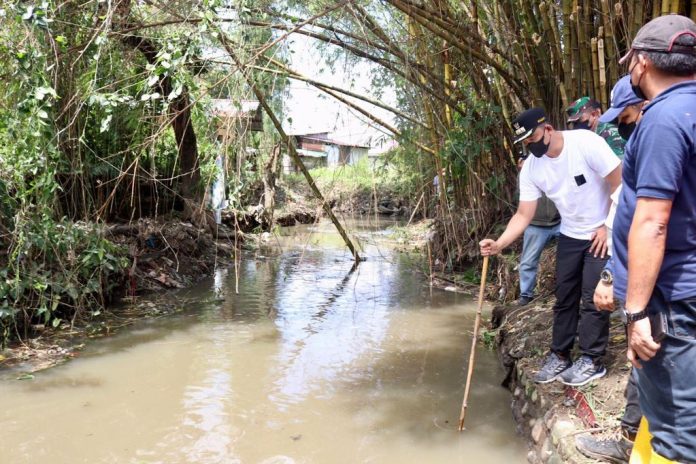 Atasi Masalah Banjir, Bobby Nasution Cek Langsung Pembersihan Sungai Selayang
