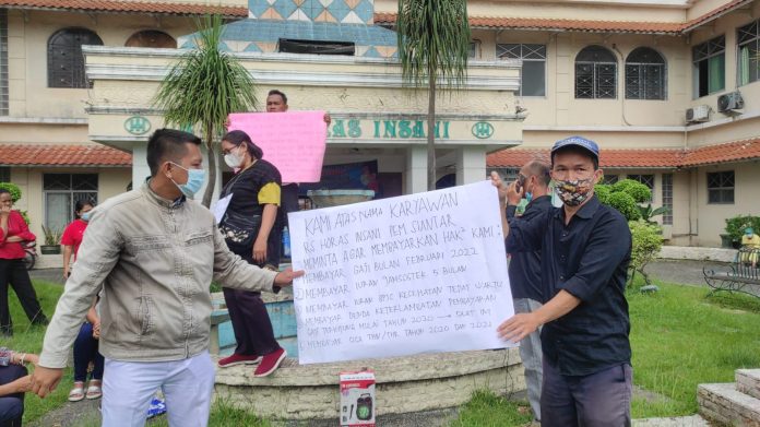 Puluhan Karyawan RS Horas Insani Siantar Unjuk Rasa: Bayar Hak-hak Kami!