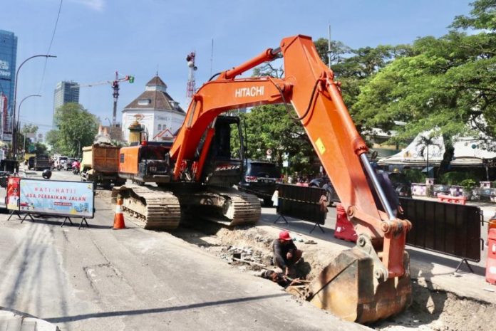 Wali Kota Medan Desak Dinas PU Perbaiki Jalan