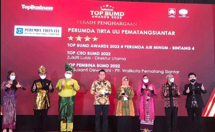 Perumda Tirta Uli Raih Top BUMD Awards 2022