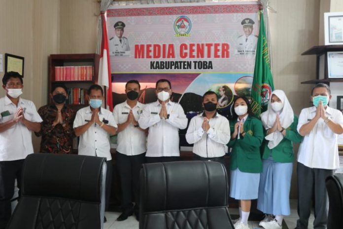 SMK Swasta Arjuna Laguboti Kembangkan Obat Herbal