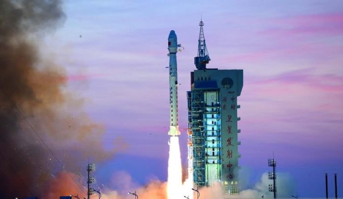 Long March-11 Meluncur dari Laut China, Angkut 5 Satelit