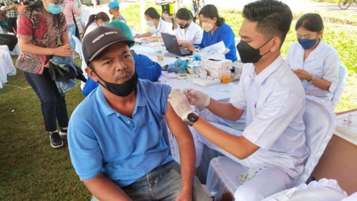 Polresta Deli Serdang Gelar Vaksin 3 Hari di Suzuya Plasa Tanjung Morawa