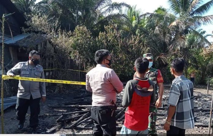 Satu Rumah Terbakar di Tapsel, Bocah Enam Tahun Selamat setelah Lari Keluar