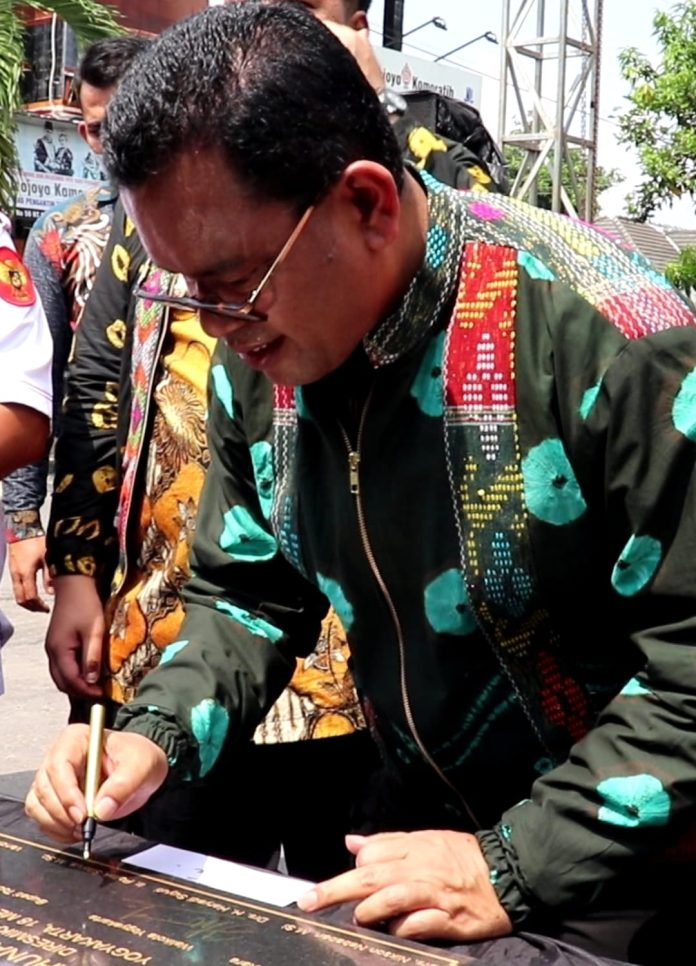 Bupati Poltak Ajak Warga Yogyakarta Kunjungi Danau Toba