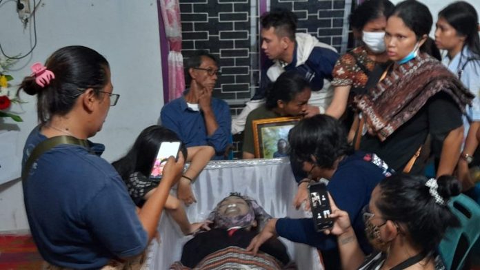 Jenazah David Siallagan Mahasiswa ISI Yogyakarta Tiba di Rumah Duka Siantar