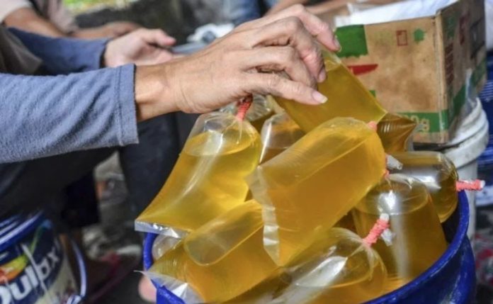 Pemerintah Salurkan Minyak Goreng Curah Rp14 Ribu per Liter