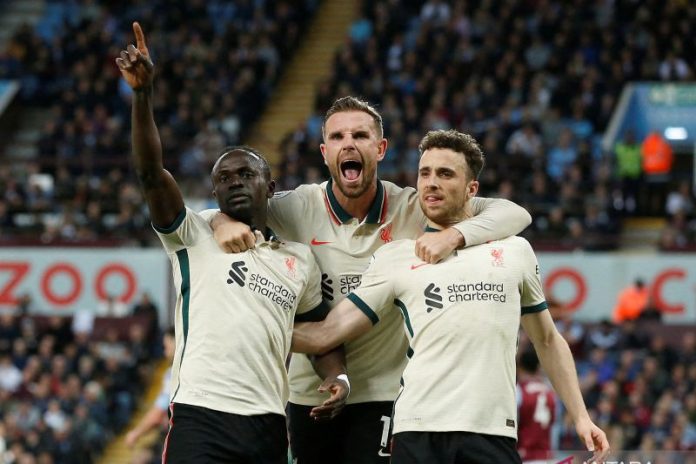 Liverpool Terus Tempel City Usai Menang Tipis 2-1 Atas Aston Villa