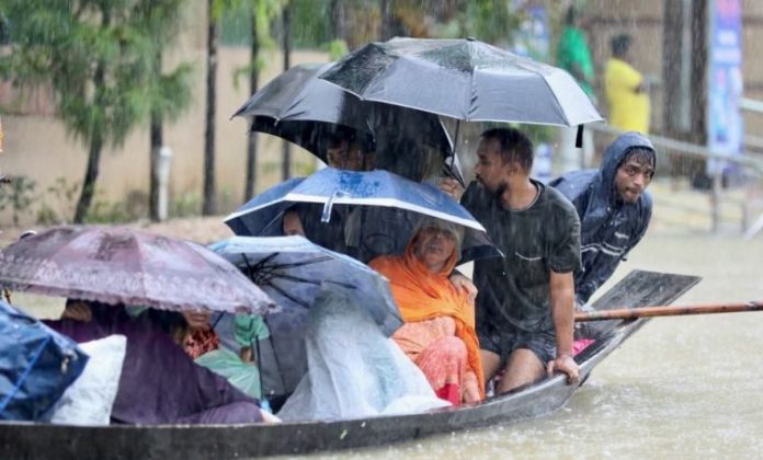 Jutaan Korban Banjir Besar Bangladesh dan India Menunggu Bantuan