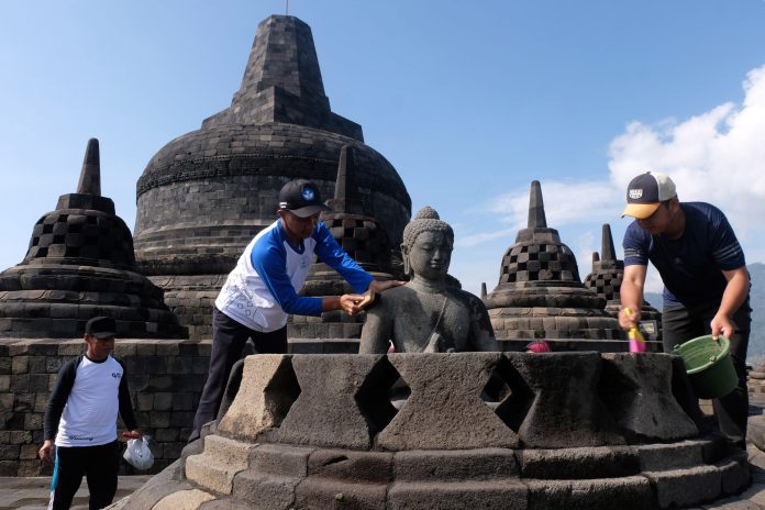 Tarif Candi Borobudur Batal Naik, Pengunjung Tetap Dibatasi