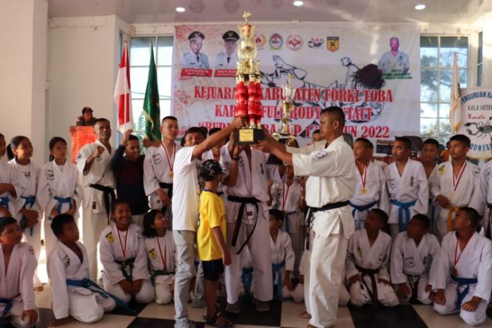 Karateka Balige Juara Umum Kejurkab Forki Bupati Toba Cup I