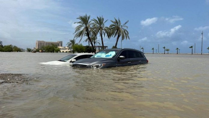 Banjir Bandang Landa Uni Emirat Arab, 7 Orang Tewas