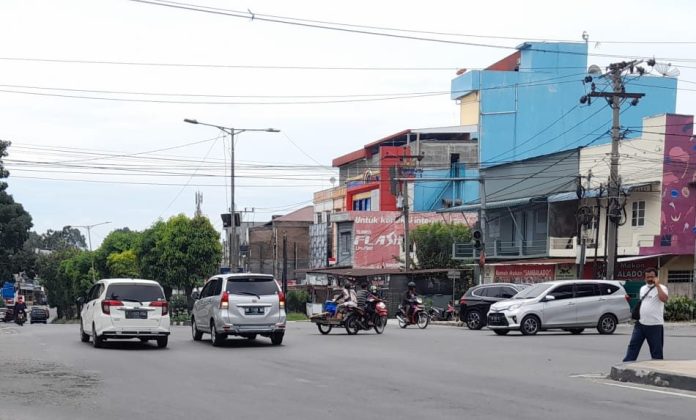 Traffic Light Simpang BDB Siantar Padam, Arus Lalu Lintas Semrawut
