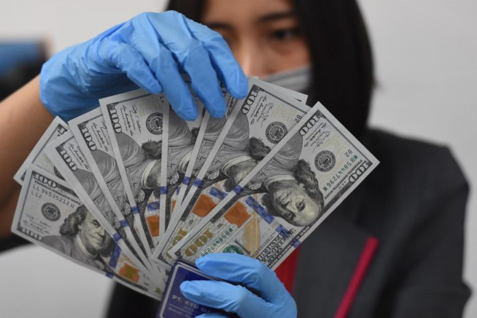 Dolar AS Menguat Setelah Ketua Fed Indikasikan Lebih Banyak Kenaikan Suku Bunga