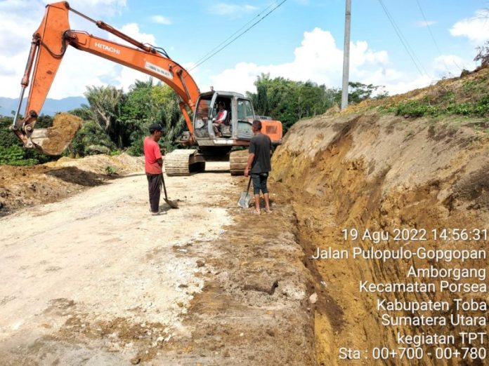 Pemkab Toba Perbaiki Sejumlah Infrastruktur Jalan