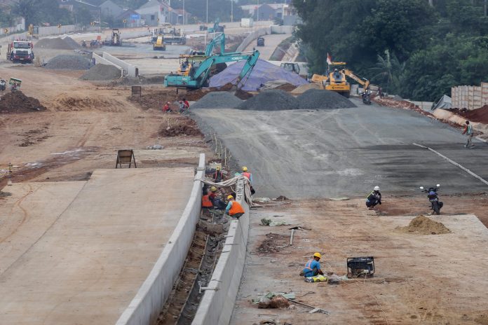 Bangun Jalan dan Bandara Baru, Jokowi Siapkan Rp392 T