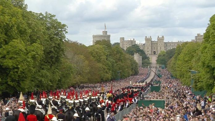 Jenazah Ratu Elizabeth II Dibawa ke Kastil Windsor Untuk Dimakamkan