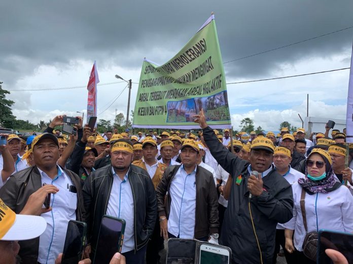 Ribuan Karyawan PTPN IV Unjuk Rasa ke Kantor Bupati, Minta APH Tangkap Penggarap