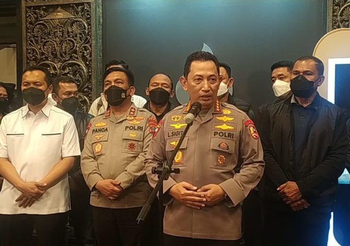 Tak Hanya Apin BK, Polri Juga Tangkap 3 Buronan Judi Online di Kamboja