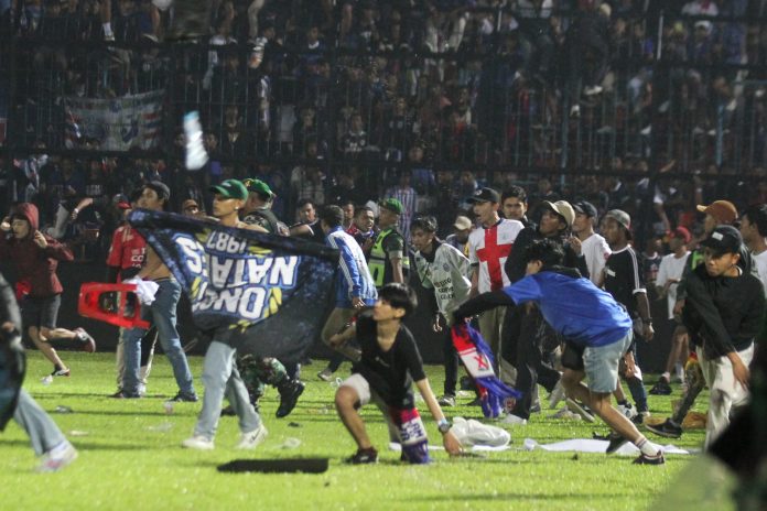 Mengerikan! Kerusuhan di Stadion Kanjuruhan Malang, 127 Orang Tewas