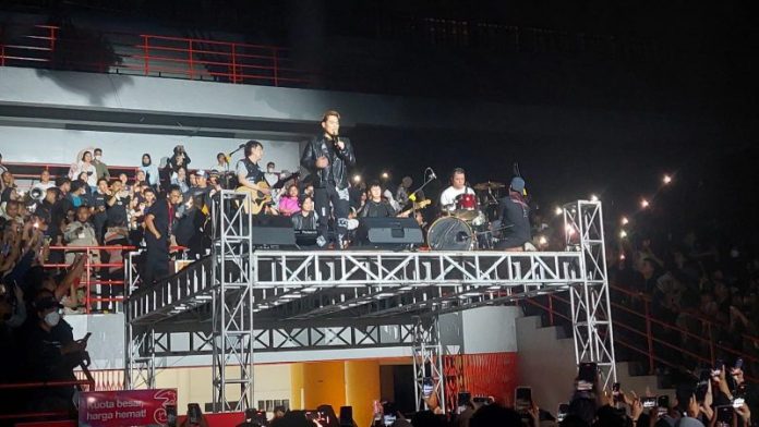 Band Armada Sukses Hibur Warga Medan