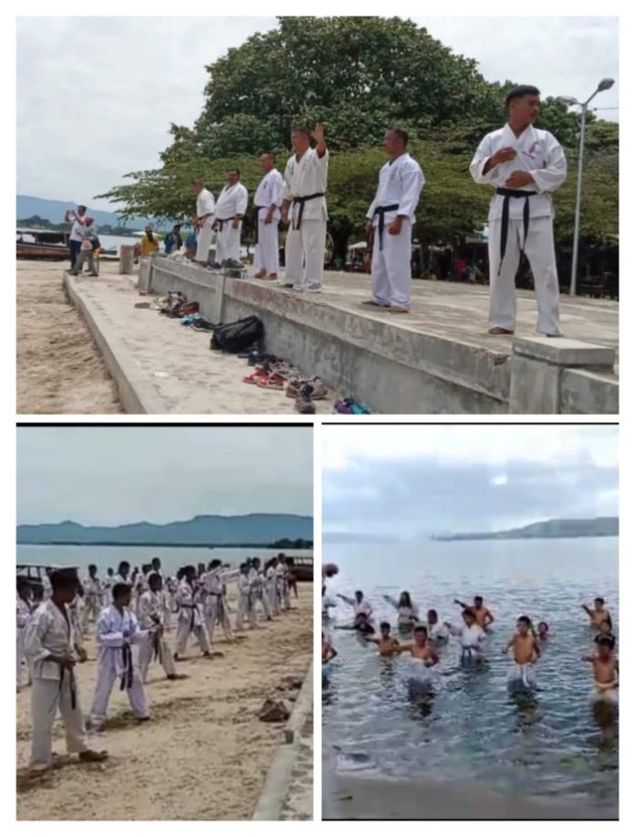 Karateka Kala Hitam Indonesia Cabang Toba dan Taput Latihan Gabungan di Pantai Bulbul
