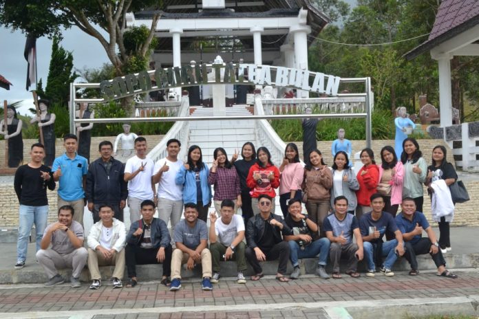 Mahasiswa STT HKBP Siantar Laksanakan PKM di GKPI Tomok