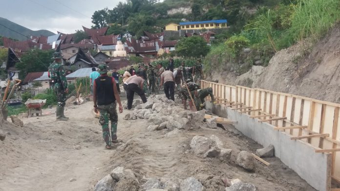 150 Personel TNI Turun ke Hasinggaan Samosir, Buka Akses Jalan di Bukit Berbatu